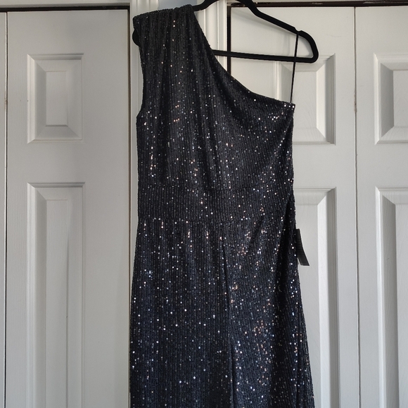 Love by Design Jupiter Sequins One Shoulder Jumpsuit Black M - Picture 5 of 13